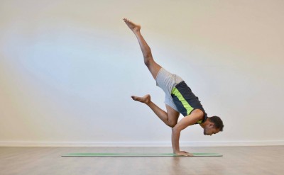 Yoga practice at Yogateket with Vinay Jesta