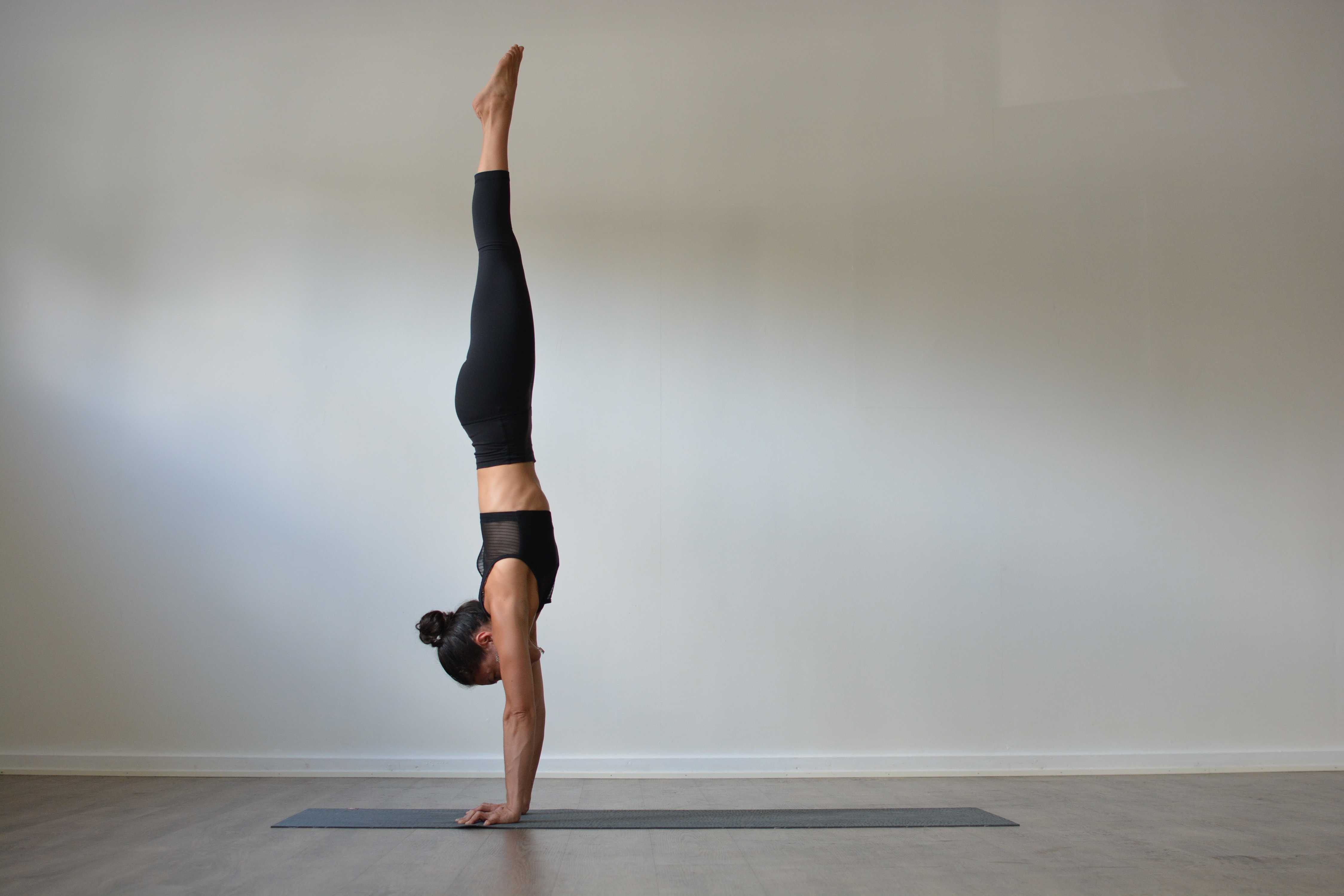 Adho Mukha Vrksasana - Handstand